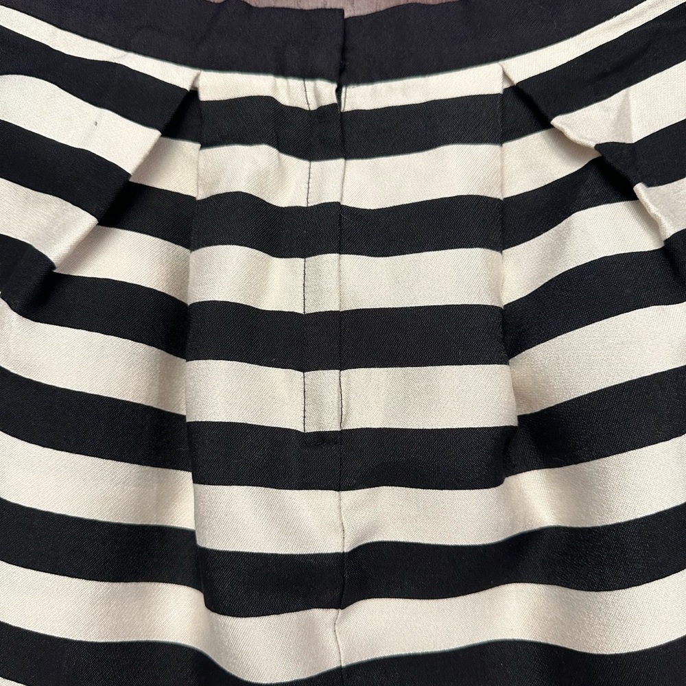H&M Vintage Parisienne ivory black horizontal striped balloon full mini skirt - Picture 3 of 4